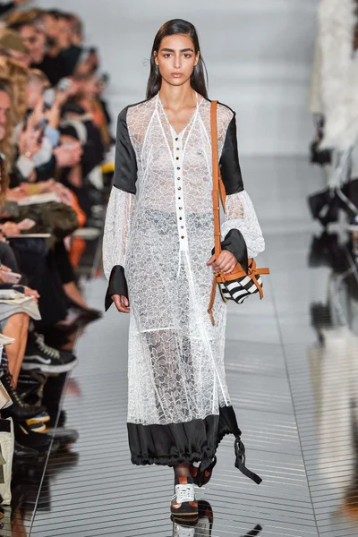 Look 30